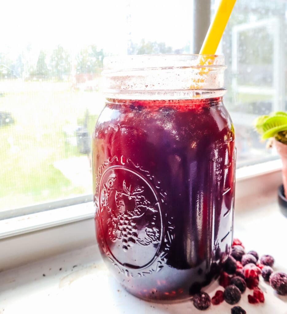 apple cider vinegar and coffee drink in mason jar